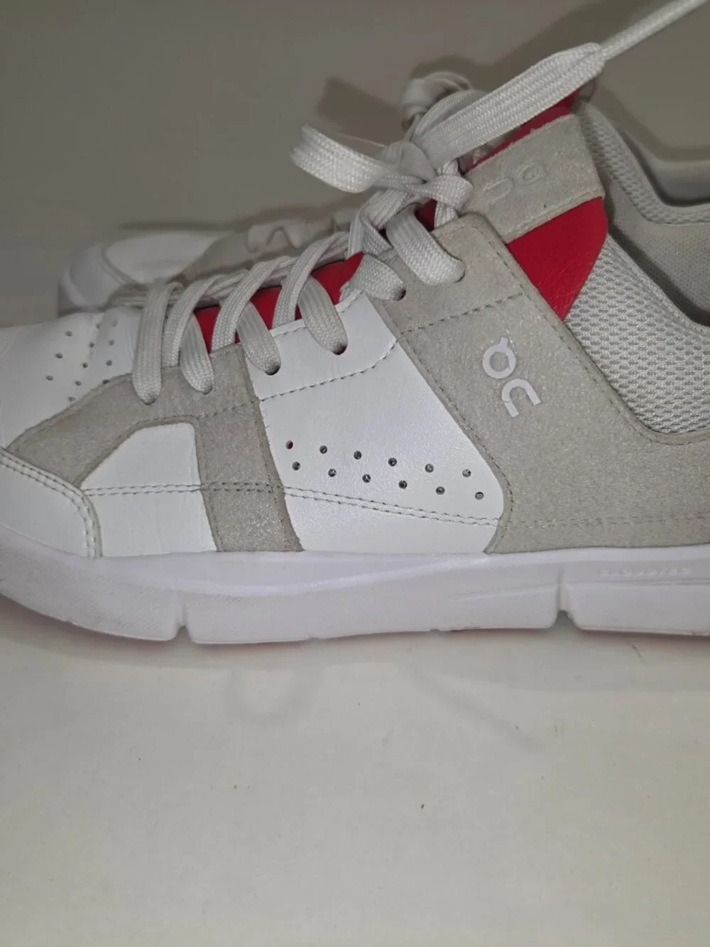 On Cloud Rogers Swiss Engineering US M9 / EU 42.5 Shoe / UK 8.5 White/Red - Picture 4 of 7